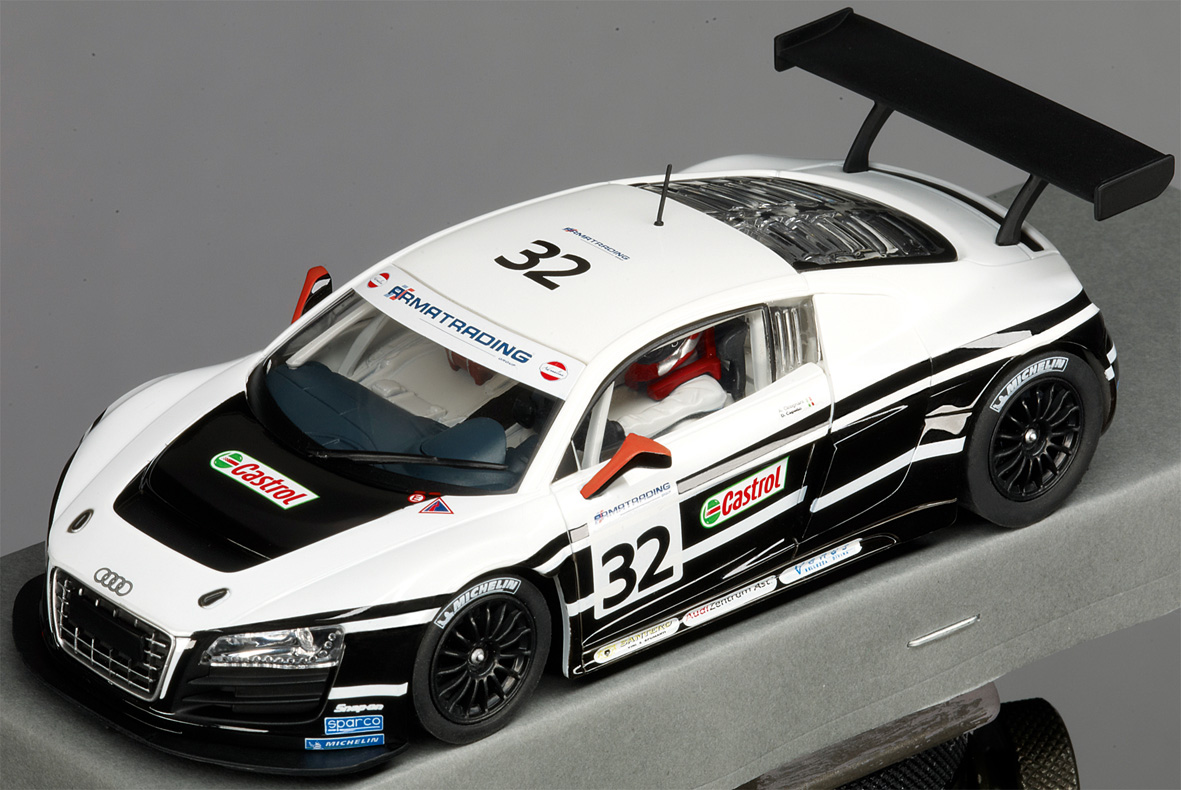 Carrera 30602 D132 Audi R8 LMS Audi Sport Italia, No.32, 2011 Carrera 30602 D132 Audi R8 LMS Audi Sport Italia, No.32, 2011