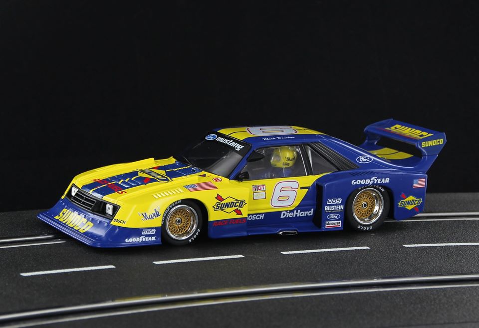 racer sideways